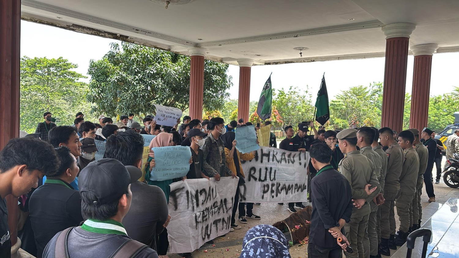 Aliansi Pemuda & Mahasiswa Silampari Gelar Aksi Tolak UU TNI & Desak Pengesahan RUU Perampasan Aset